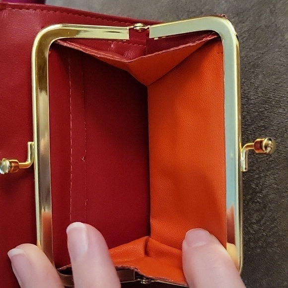 VTG ANNE KLEIN Red Leather Basket Weave Bi-fold Coin Wallet - Picture 11 of 13